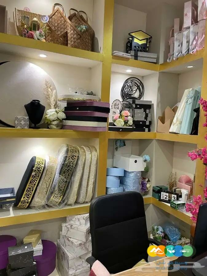 محل ورد ببضاعة متكاملة + منسق