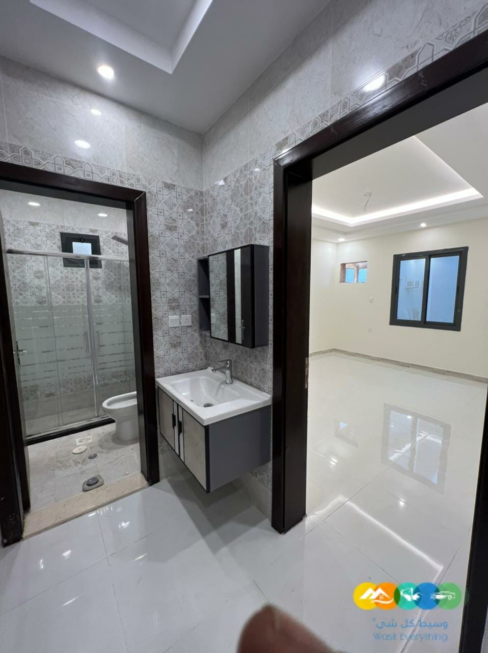 شقة 4 غرف أمامية بمدخلين للبيع