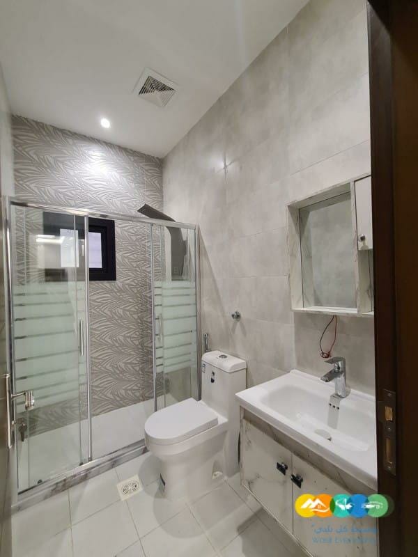 شقة 4 غرف أمامية بمدخلين للبيع