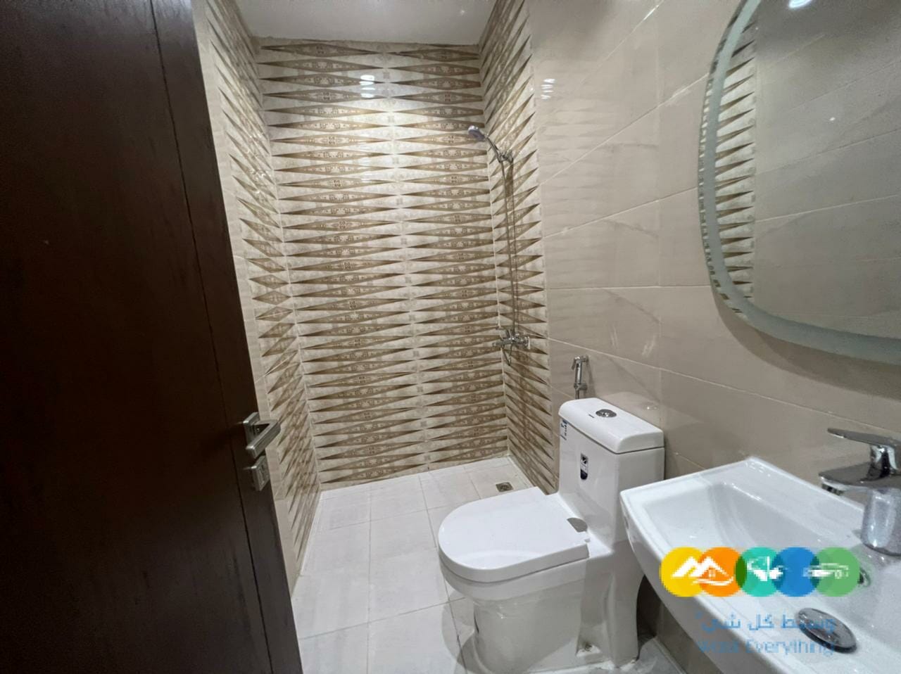 شقة 5 غرف بسعر لقطة للبيع