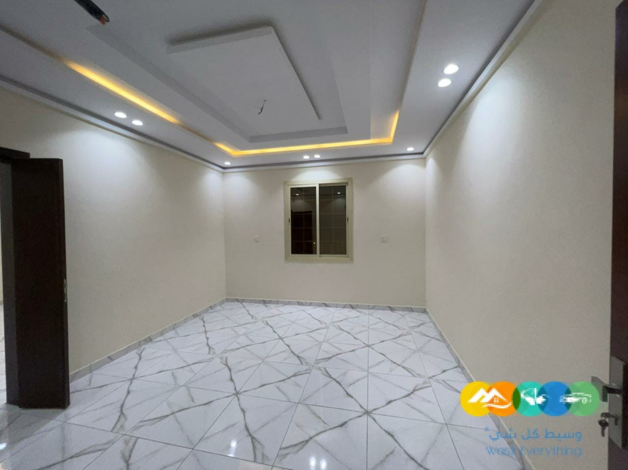 شقة 5 غرف بسعر لقطة للبيع