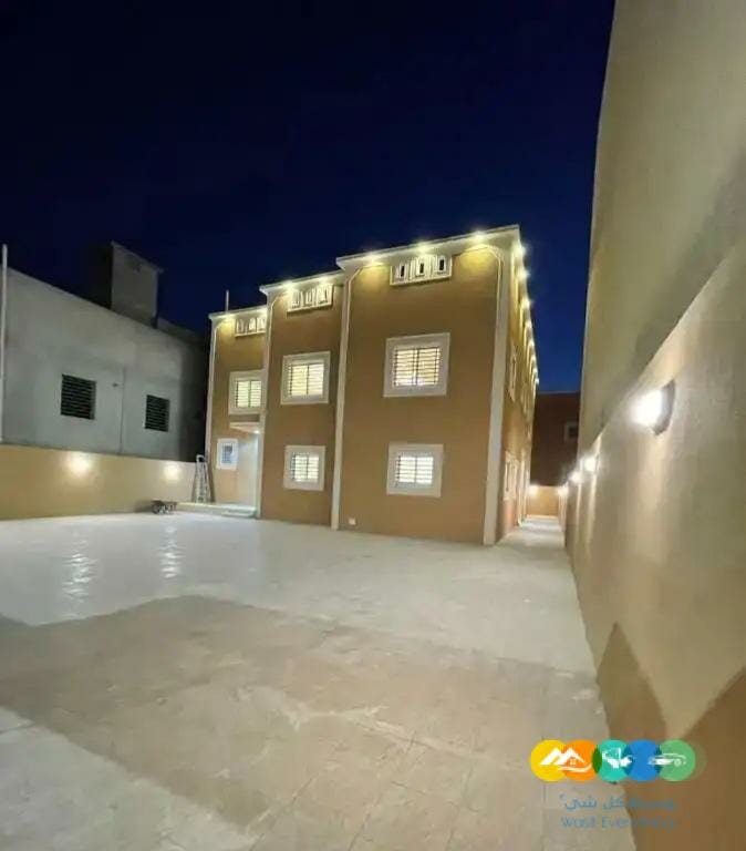 فله للبيع مساحة الارض ٤٥٠ متر