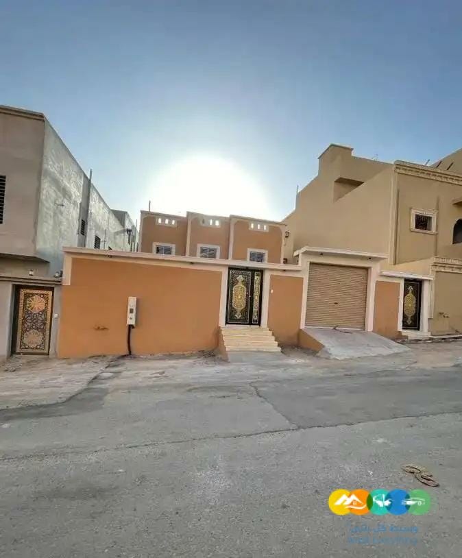 فله للبيع مساحة الارض ٤٥٠ متر