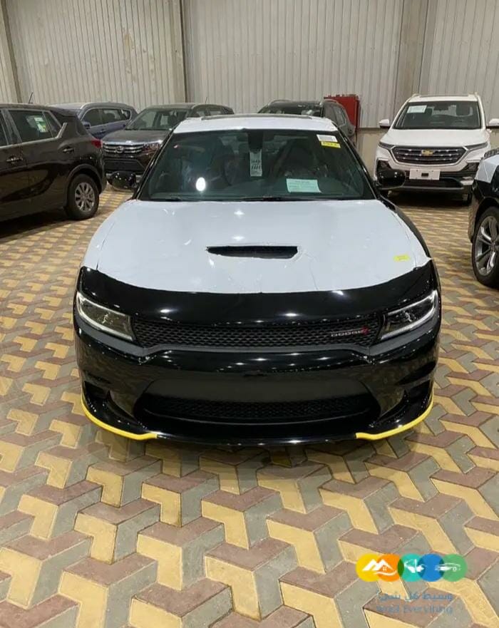 تشارجر 2022 GT لون اسود