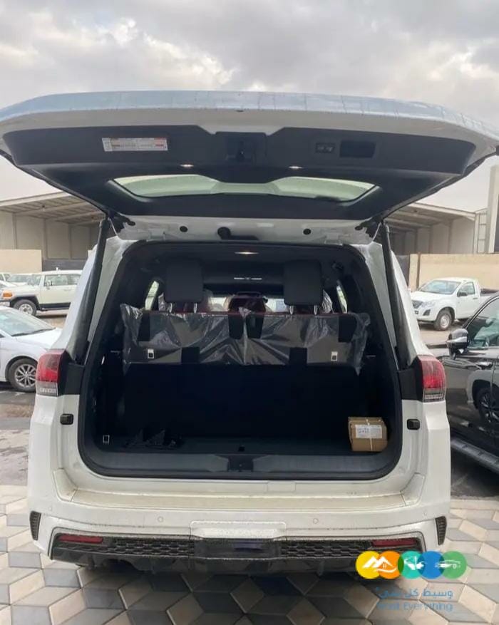 تويوتا V X R 2022 فل ( مباعة )