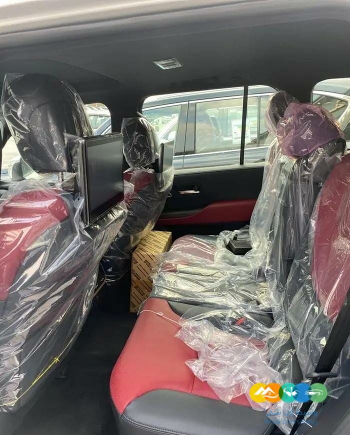 تويوتا V X R 2022 فل ( مباعة )