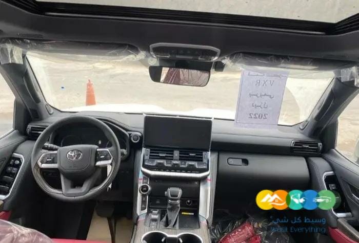 تويوتا V X R 2022 فل ( مباعة )