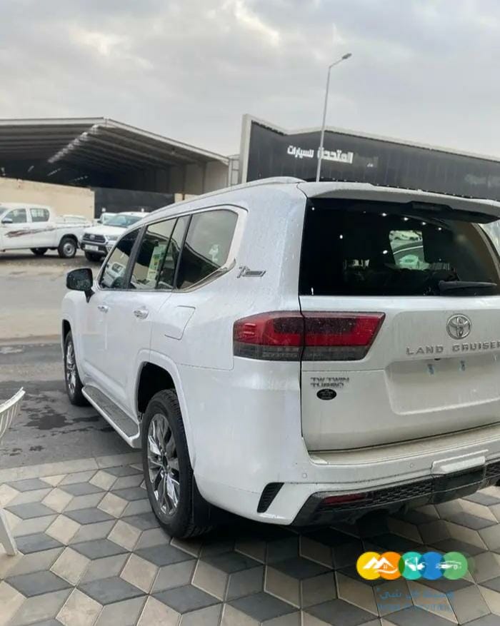 تويوتا V X R 2022 فل ( مباعة )