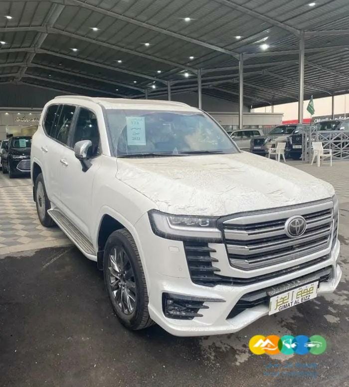 تويوتا V X R 2022 فل ( مباعة )