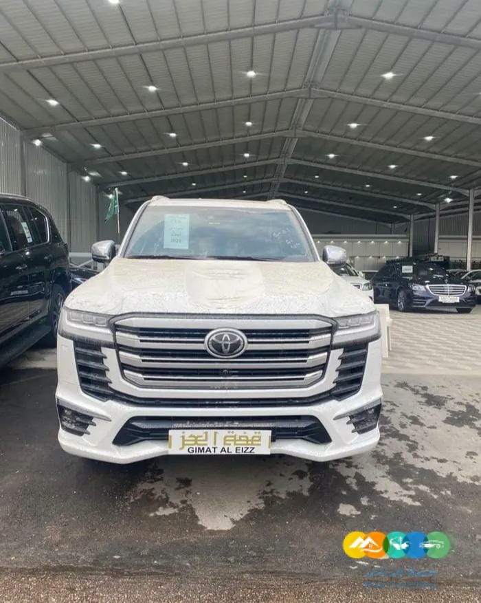 تويوتا V X R 2022 فل ( مباعة )