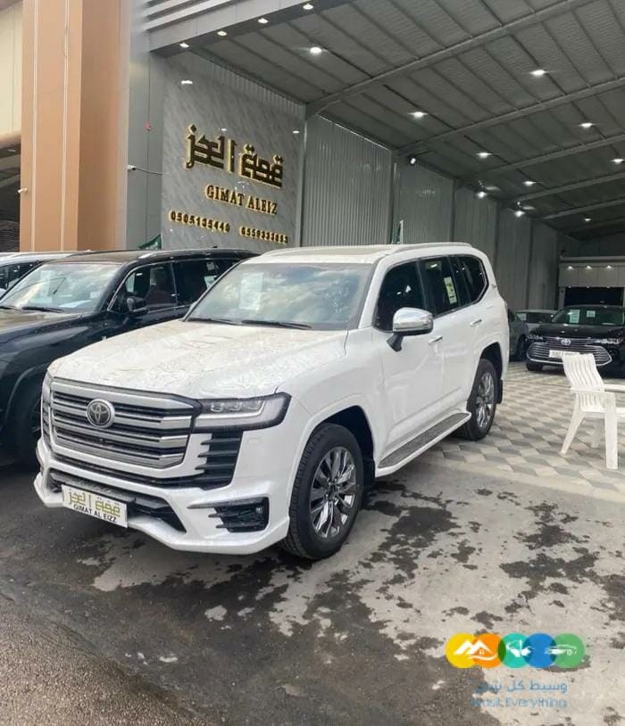 تويوتا V X R 2022 فل ( مباعة )