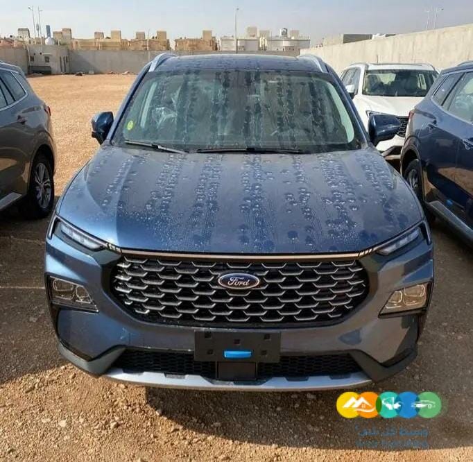 فورد تيريتورى تريند فتحة سقف