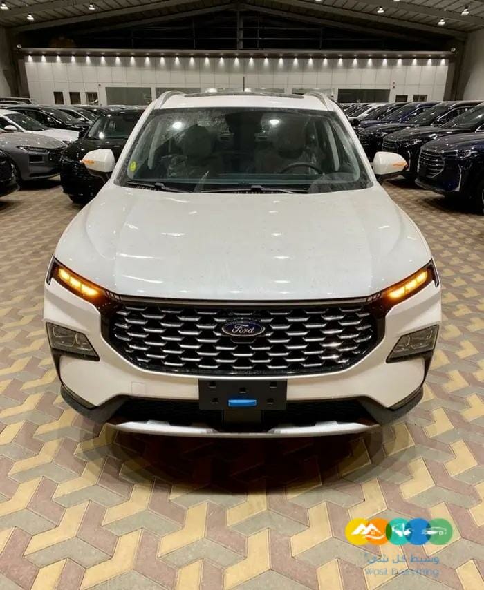 فورد تيريتورى تريند فتحة سقف