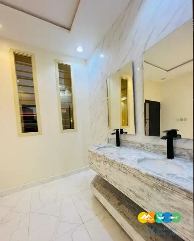 فيلا للبيع تصميم فخم وحديث