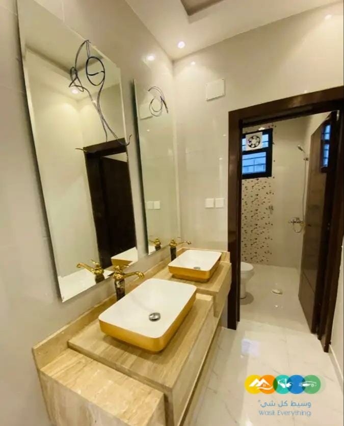 شقق علوية وارضيه طريق المحاله