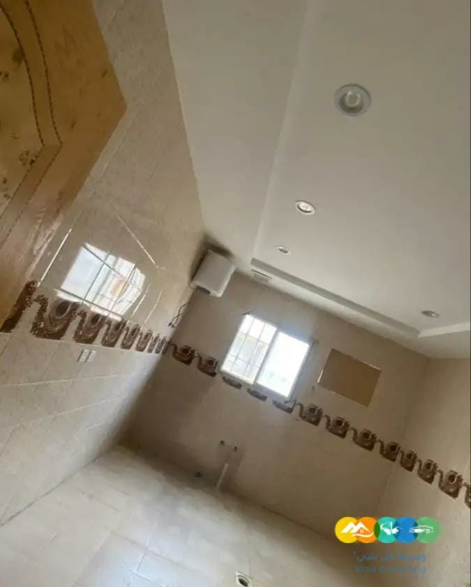 شقة 3 غرف وملحقاتها بحي طويق