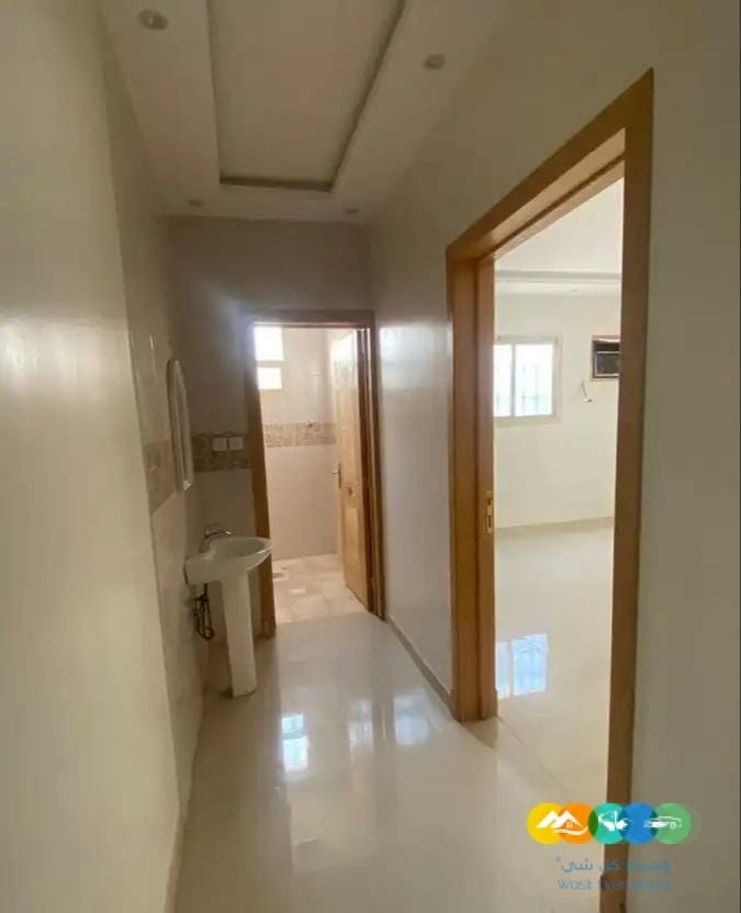 شقة 3 غرف وملحقاتها بحي طويق