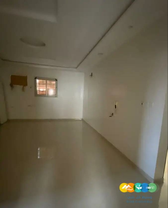 شقة 3 غرف وملحقاتها بحي طويق