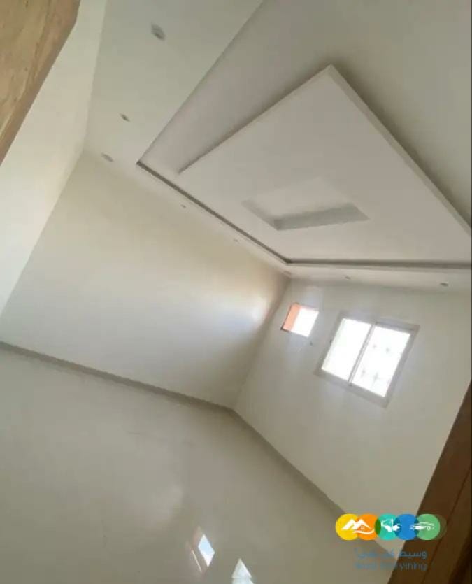 شقة 3 غرف وملحقاتها بحي طويق