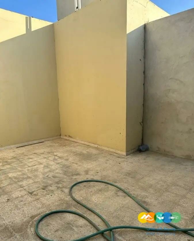 للايجار شقه دورين في عمارة