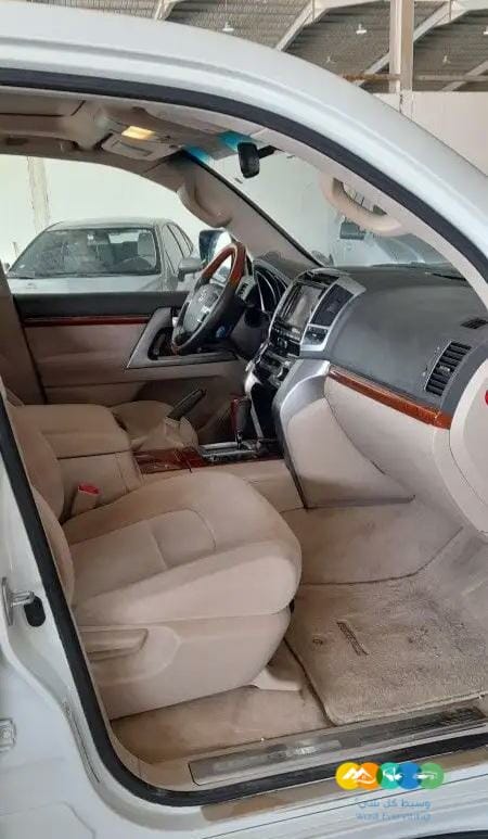 تويوتا في اكس ار 2012