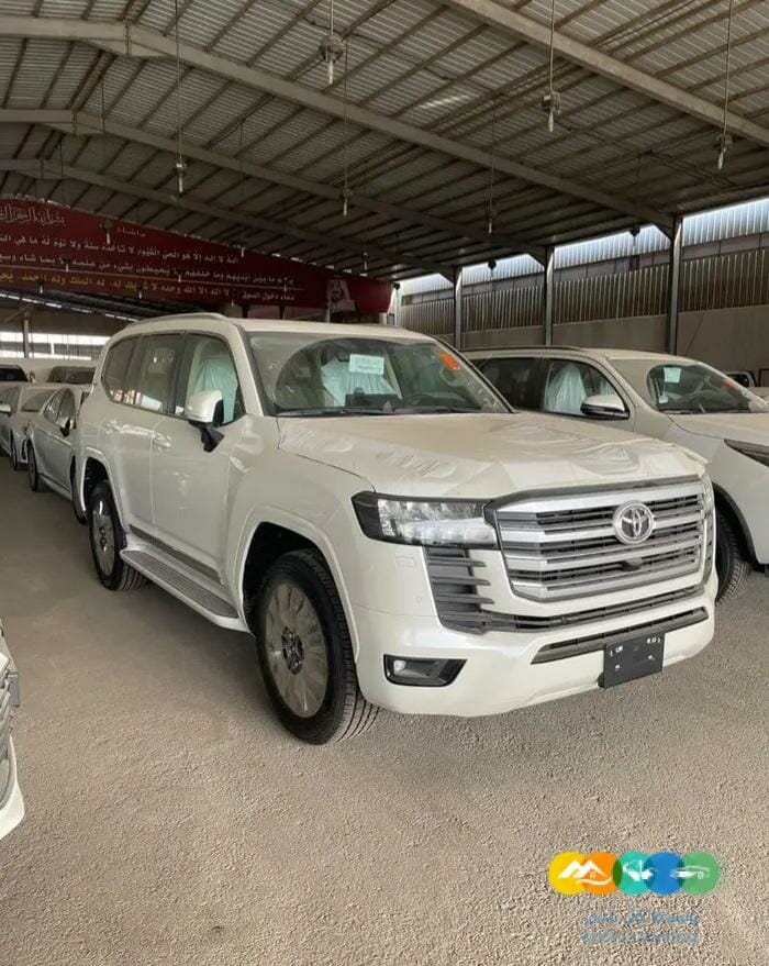 لاندكروزر L3 GXR 2022 أصفار