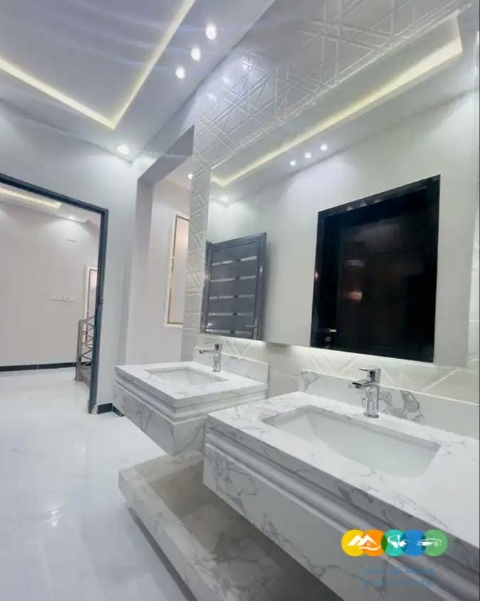 شقق ارضية وروفات علويه