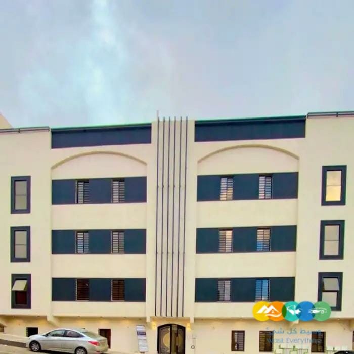 شقق ارضيه وعلويه معها ملحق