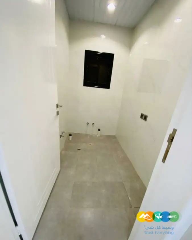 شقق ارضيه وعلويه معها ملحق