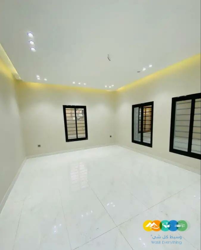 شقق ارضيه وعلويه معها ملحق