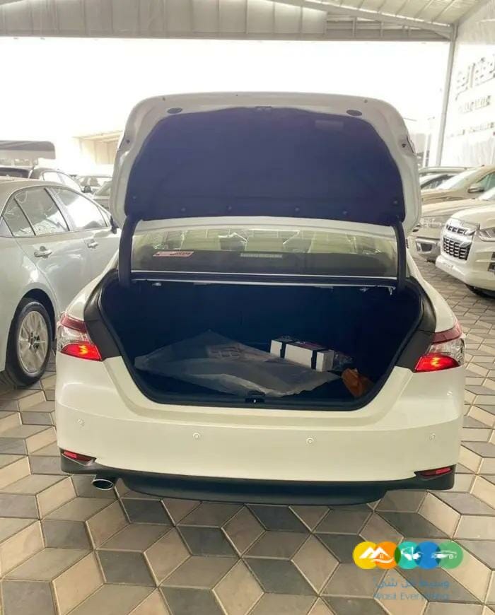 تويوتا كامري LE هايبرد جديد 20