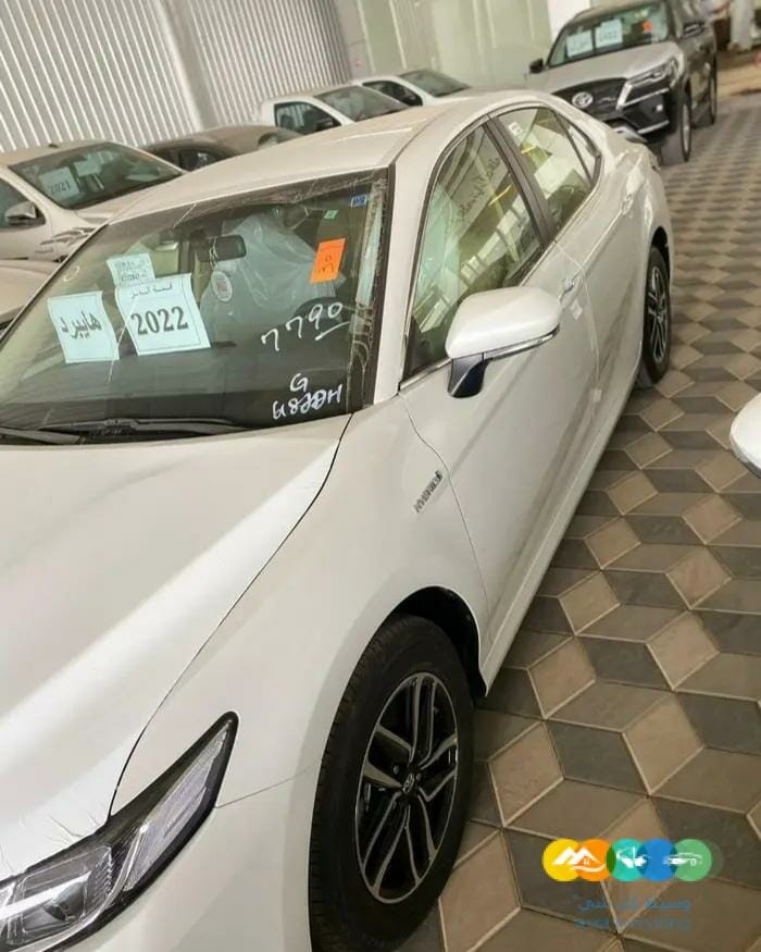 تويوتا كامري LE هايبرد جديد 20