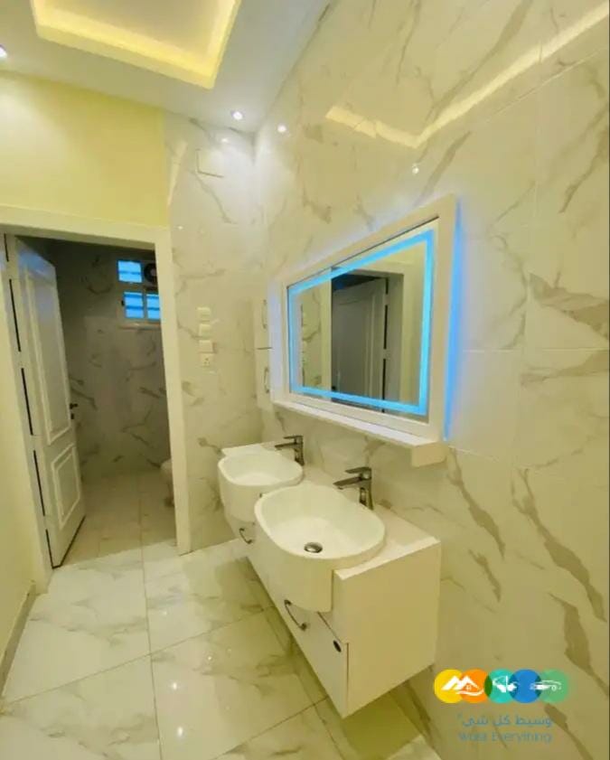 فيلا للبيع ايها حي المشارف