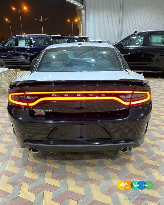 تشارجر2022 GT لون اسود ب153