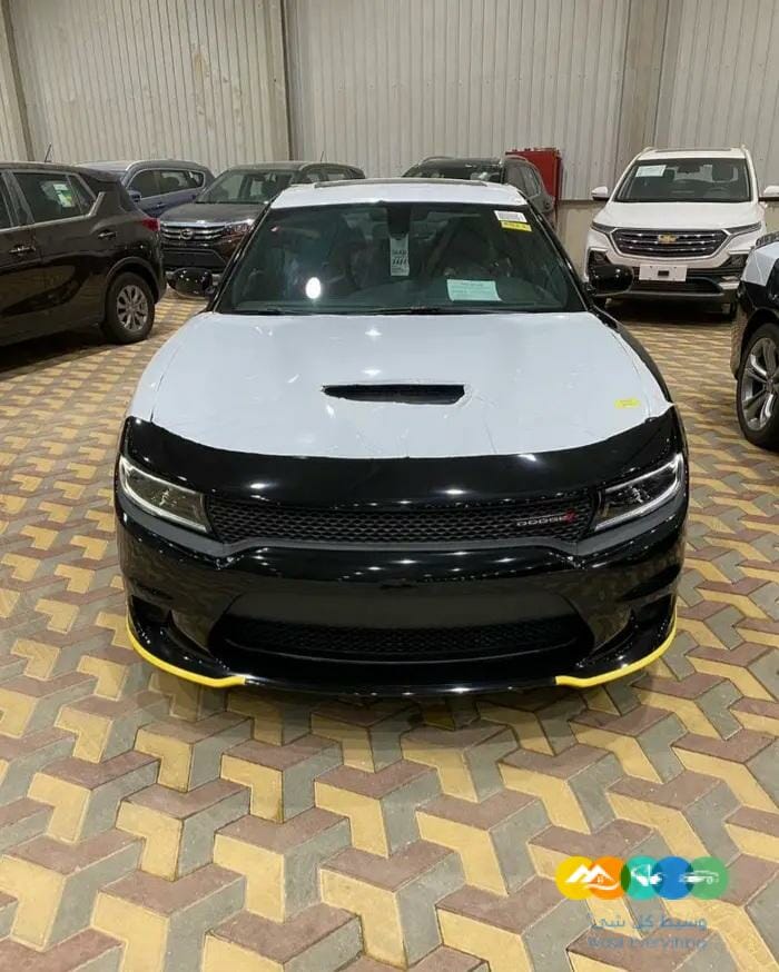تشارجر2022 GT لون اسود ب153