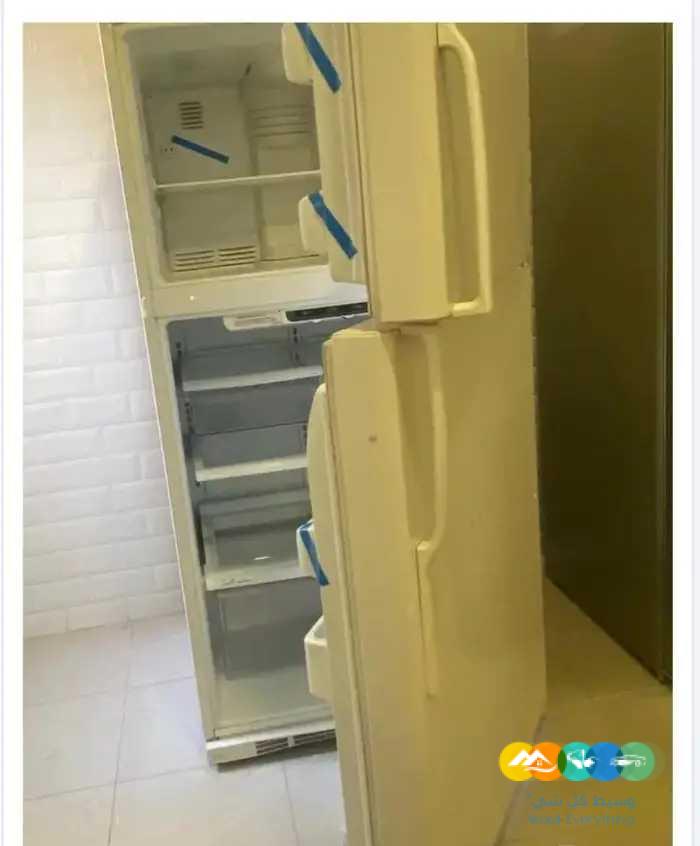 ثلاجه و فرن للبيع / تم البيع الله يبارك