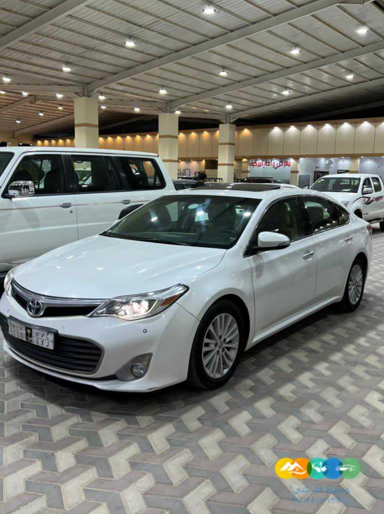 تويوتا افالون للبيع