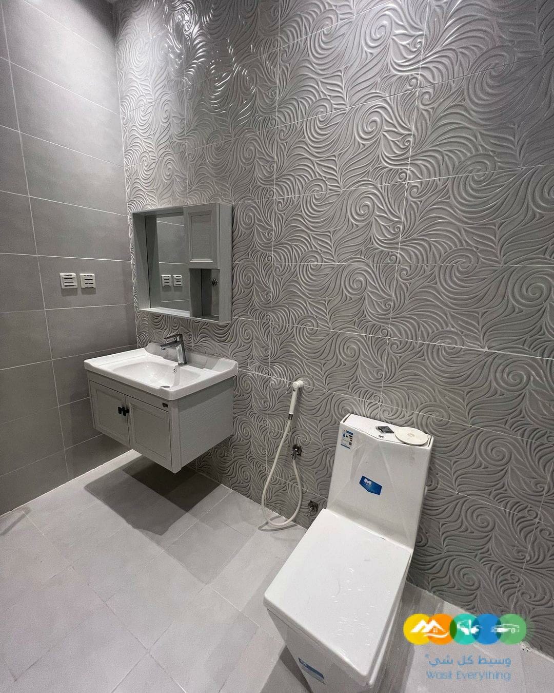 شقة 5 غرف أمامية بمدخلين جاهزة