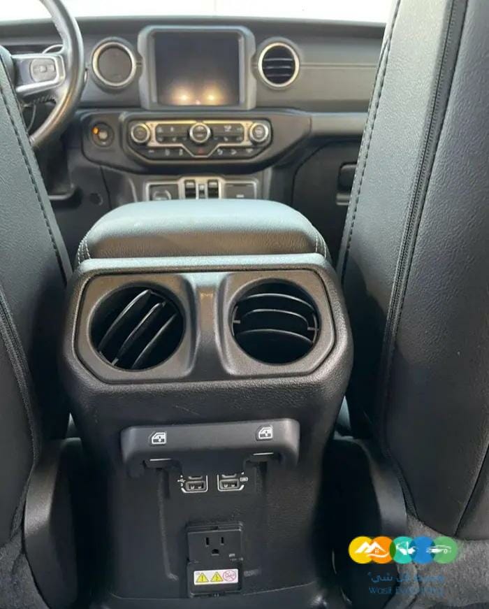 2020 jeep sahara