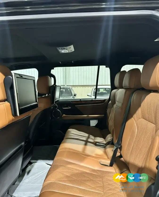 لكزس LX570-2021 بلاك اديشن
