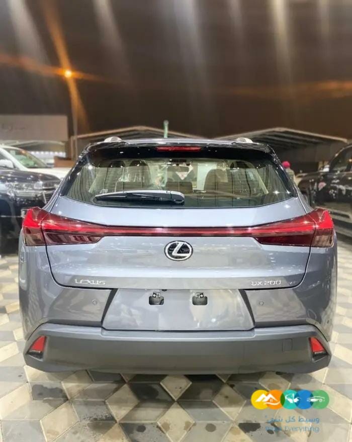 لكزس UX200 سعودي اصفار