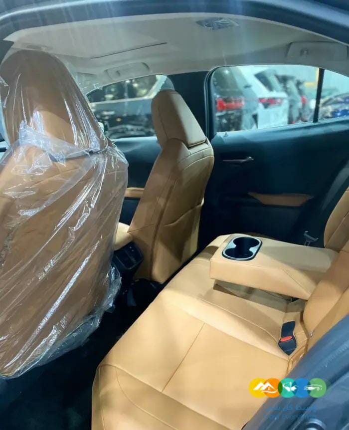 لكزس UX200 سعودي اصفار