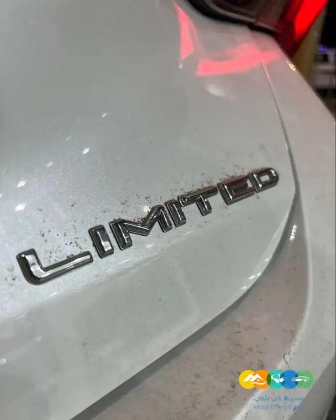 تويوتا افالون ليمتد ابيض لؤلؤي