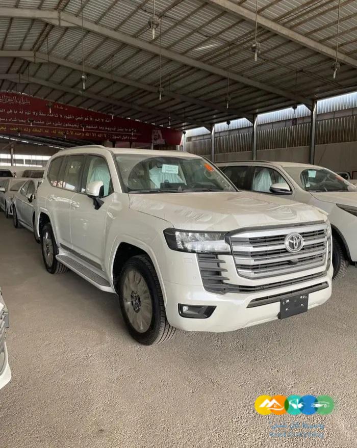 لاندكروزر L3 GXR 2022 أصفار