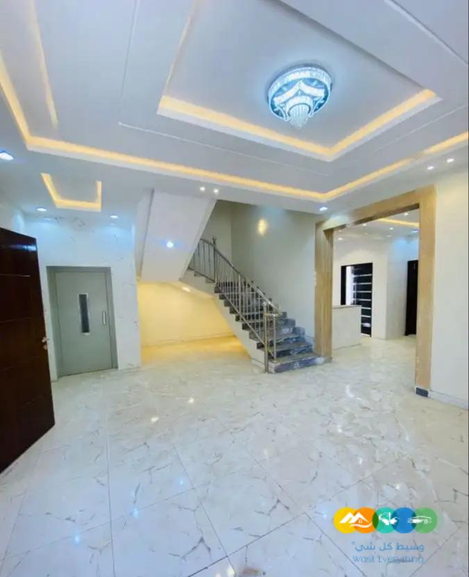 فيلا للبيع على شارعين