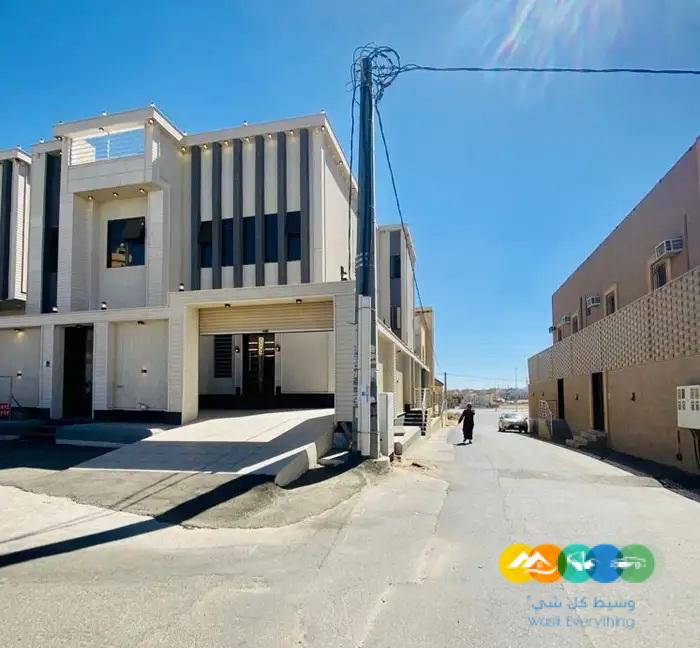 فيلا للبيع على شارعين