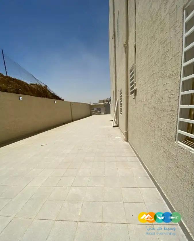 شقق أرضية مستقلة للبيع