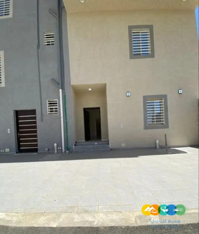 شقق أرضية مستقلة للبيع