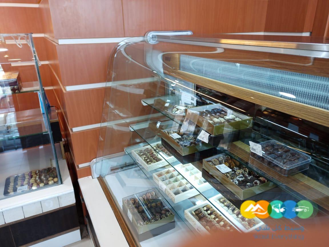 محل حلويات للتقبيل