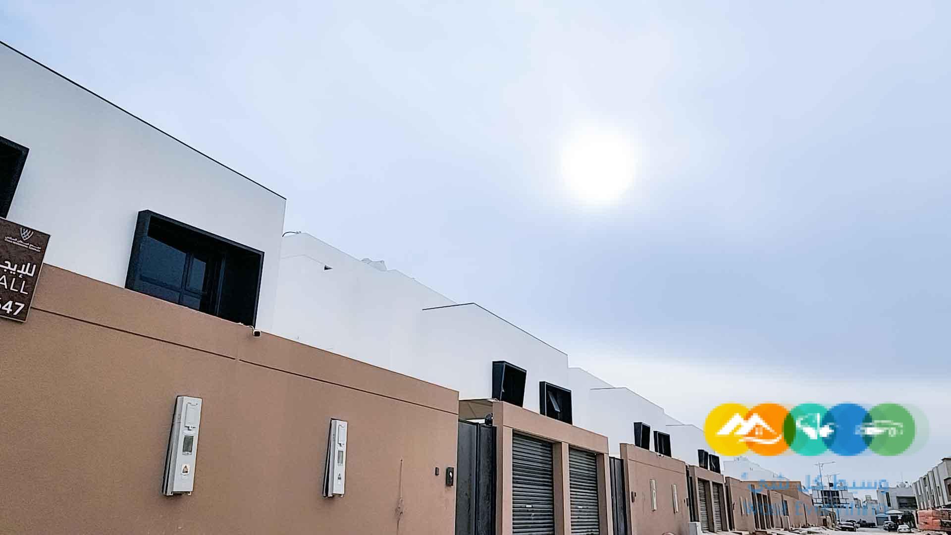 فلل للايجار في مجمع سكني